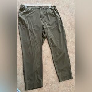 Banana Republic Women’s Air Stretch taper leg pants